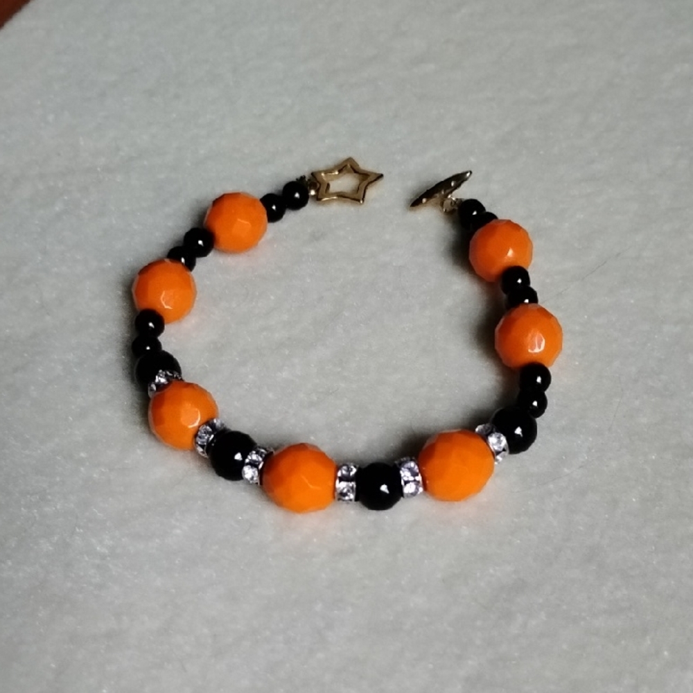 🎃HAND CRAFTED CZECH GLASS, BLACK TOURMALINE SND SWAROVSKI CRYSTAL BRACELET🎃